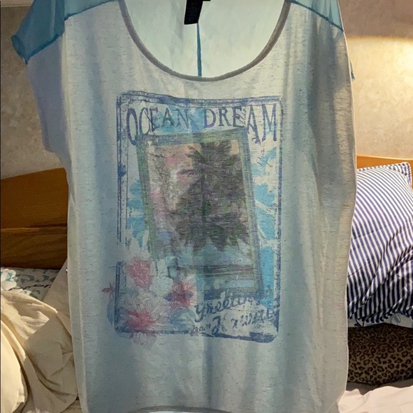 T shirt with sheer back - Picture 1 of 4